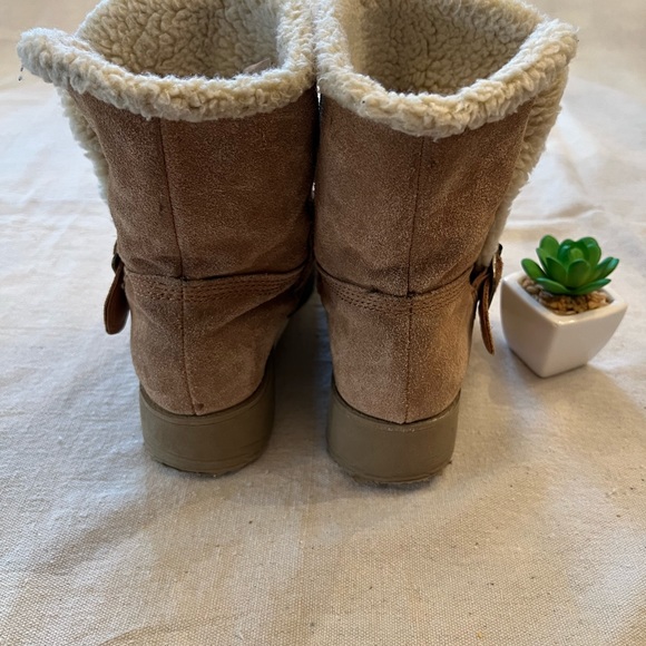 Women’s Size 8 Fur Lined Platform Boot - Picture 4 of 9